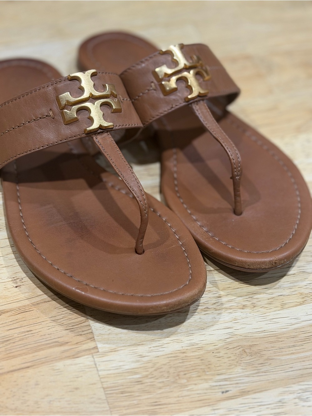 Tory Burch Tan Leather Thong Sandals with Gold Logo